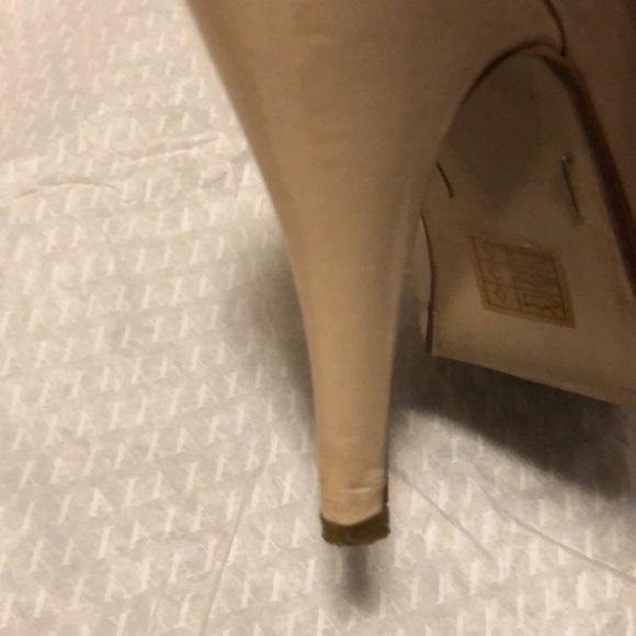 2 for $10 Spring Rounded Toe Nude Pumps US 7.5 - Picture 5 of 6